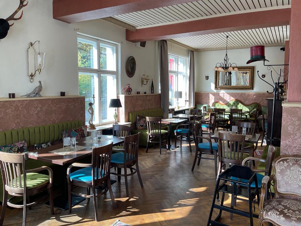 Bahnhofshotel Die neue Bühne in Bad Saarow - Restaurant,Cafe,Bar