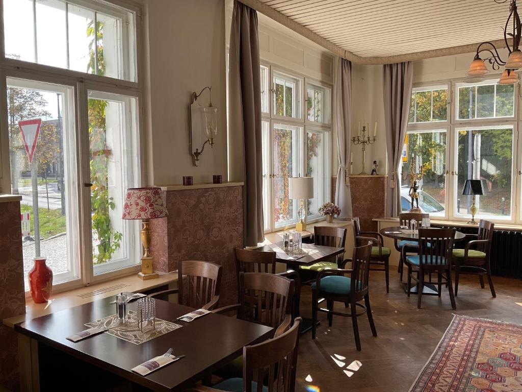 Bahnhofshotel Die neue Bühne in Bad Saarow - Restaurant,Cafe,Bar